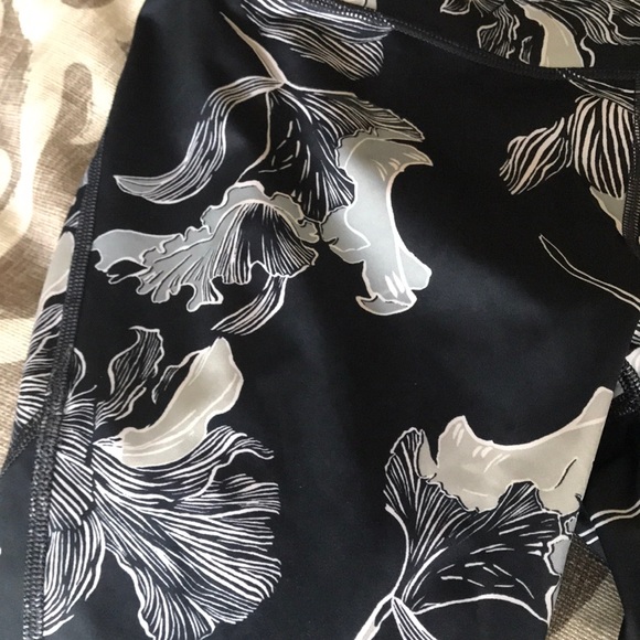 Small athleta tights cute - Picture 4 of 4